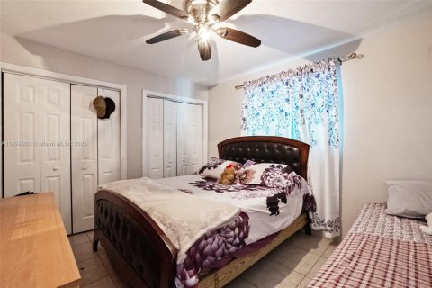 House in Miramar, Florida 3 bedrooms, 143.44 sq.m. № 1790810 - photo 14