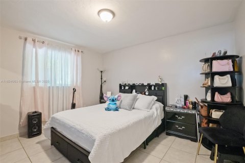 House in Miramar, Florida 3 bedrooms, 143.44 sq.m. № 1790810 - photo 16