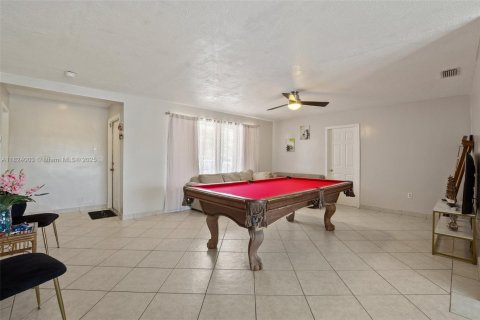 House in Miramar, Florida 3 bedrooms, 143.44 sq.m. № 1790810 - photo 5
