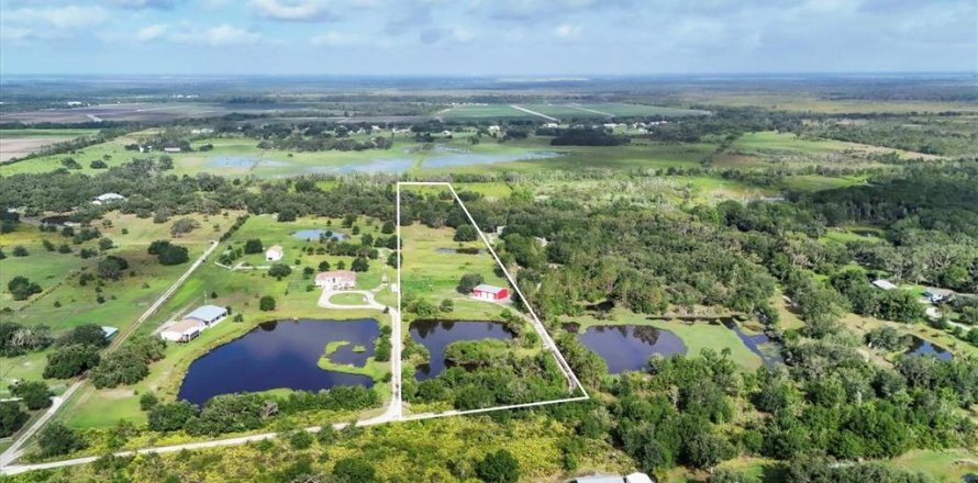 Land in Myakka City, Florida № 1782913