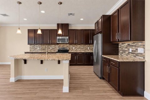 House in Kissimmee, Florida 4 bedrooms, 324.88 sq.m. № 2391456 - photo 11