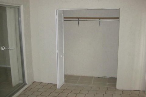 Купить кондоминиум в Лодерхилл, Флорида 1 спальня, 75.44м2, № 1859880 - фото 6