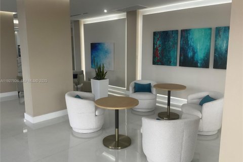 Купить кондоминиум в Холливуд, Флорида 2 спальни, 115.2м2, № 1988986 - фото 11