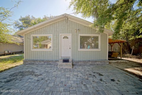 House in Jacksonville, Florida 3 bedrooms, 120.77 sq.m. № 812449 - photo 1
