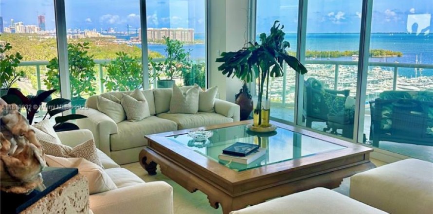 Condominio en Miami, Florida, 3 dormitorios № 1936310