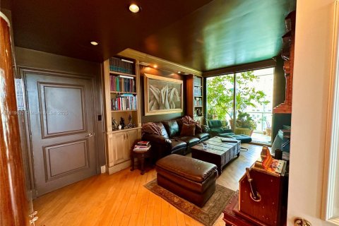 Condominio en alquiler en Miami, Florida, 3 dormitorios, 208.1 m2 № 1936310 - foto 26