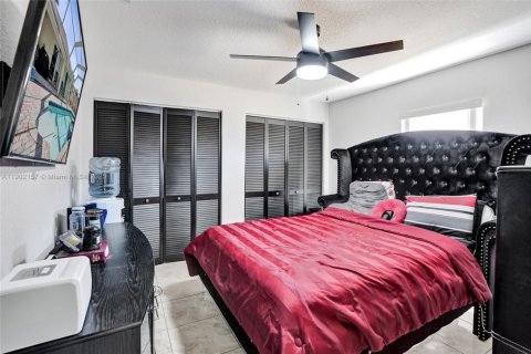 House in Lake Worth, Florida 3 bedrooms, 173.17 sq.m. № 1953728 - photo 9