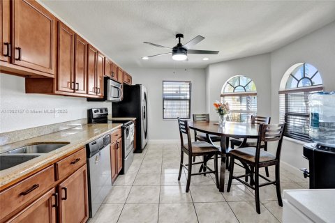 House in Lake Worth, Florida 3 bedrooms, 173.17 sq.m. № 1953728 - photo 3