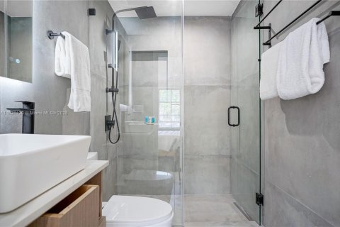 Купить виллу или дом в Майами, Флорида 6 спален, 255.11м2, № 1842871 - фото 30