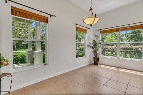 House in Eustis, Florida 4 bedrooms, 269.23 sq.m. № 1783498 - photo 7