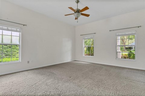House in Eustis, Florida 4 bedrooms, 269.23 sq.m. № 1783498 - photo 16