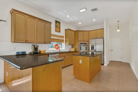 House in Eustis, Florida 4 bedrooms, 269.23 sq.m. № 1783498 - photo 9