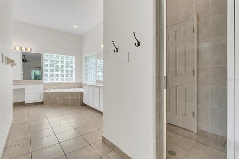 House in Eustis, Florida 4 bedrooms, 269.23 sq.m. № 1783498 - photo 19
