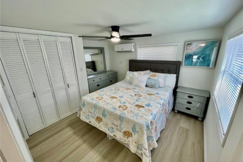 Casa en venta en Weeki Wachee, Florida, 2 dormitorios, 98.48 m2 № 1899578 - foto 30
