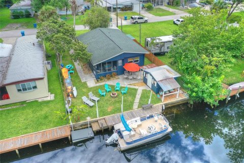 Casa en venta en Weeki Wachee, Florida, 2 dormitorios, 98.48 m2 № 1899578 - foto 1