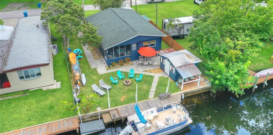 Casa en Weeki Wachee, Florida 2 dormitorios, 98.48 m2 № 1899578