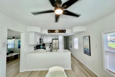 Casa en venta en Weeki Wachee, Florida, 2 dormitorios, 98.48 m2 № 1899578 - foto 10