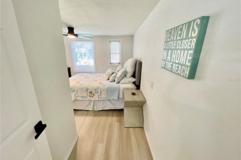 Casa en venta en Weeki Wachee, Florida, 2 dormitorios, 98.48 m2 № 1899578 - foto 4