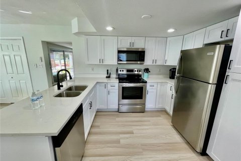 Casa en venta en Weeki Wachee, Florida, 2 dormitorios, 98.48 m2 № 1899578 - foto 9
