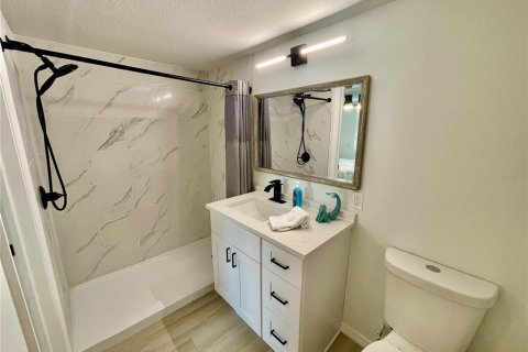 Casa en venta en Weeki Wachee, Florida, 2 dormitorios, 98.48 m2 № 1899578 - foto 6