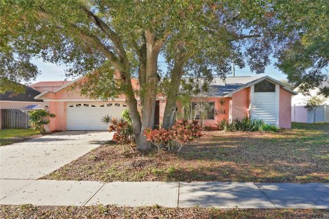 House in Merrit Island, Florida 3 bedrooms, 151.62 sq.m. № 1551987 - photo 2
