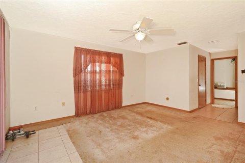 House in Merrit Island, Florida 3 bedrooms, 151.62 sq.m. № 1551987 - photo 12