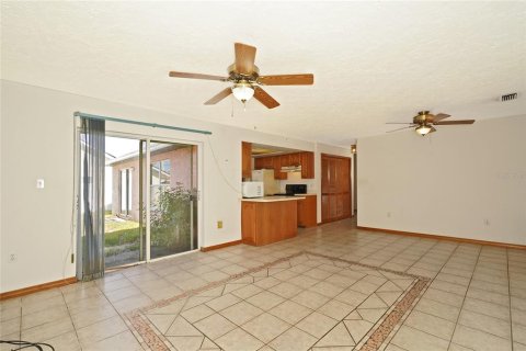 House in Merrit Island, Florida 3 bedrooms, 151.62 sq.m. № 1551987 - photo 20