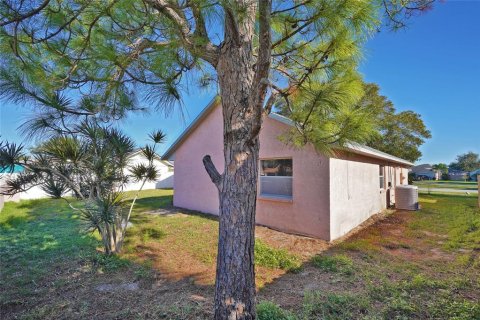House in Merrit Island, Florida 3 bedrooms, 151.62 sq.m. № 1551987 - photo 29