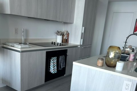 Снять в аренду кондоминиум в Майами, Флорида 2 спальни, 106.19м2, № 1992108 - фото 1