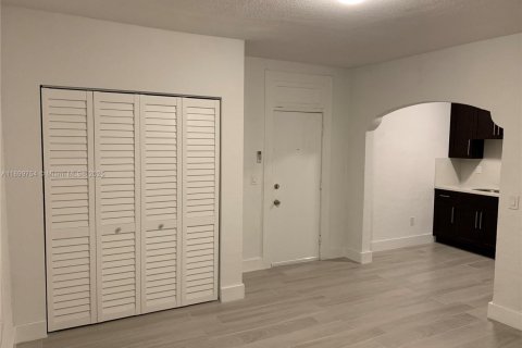 Appartement à louer à Coral Gables, Floride: 30.84 m2 № 1951306 - photo 4