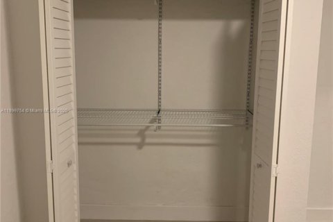 Appartement à louer à Coral Gables, Floride: 30.84 m2 № 1951306 - photo 7