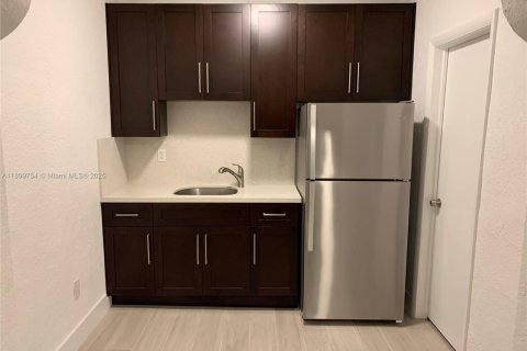 Appartement à louer à Coral Gables, Floride: 30.84 m2 № 1951306 - photo 2