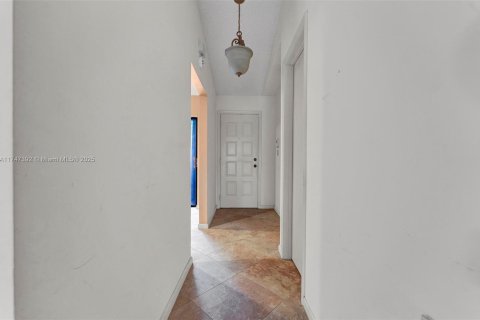 House in Coconut Creek, Florida 2 bedrooms, 122.63 sq.m. № 1865463 - photo 25