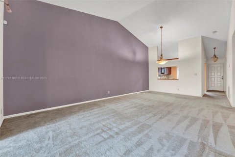 House in Coconut Creek, Florida 2 bedrooms, 122.63 sq.m. № 1865463 - photo 22