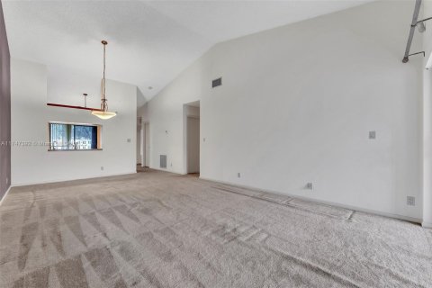 House in Coconut Creek, Florida 2 bedrooms, 122.63 sq.m. № 1865463 - photo 23