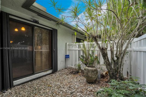 House in Coconut Creek, Florida 2 bedrooms, 122.63 sq.m. № 1865463 - photo 13