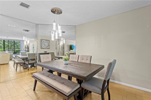 Condominio en venta en Coconut Creek, Florida, 3 dormitorios, 129.32 m2 № 1930761 - foto 2
