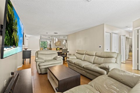 Condominio en venta en Coconut Creek, Florida, 3 dormitorios, 129.32 m2 № 1930761 - foto 6