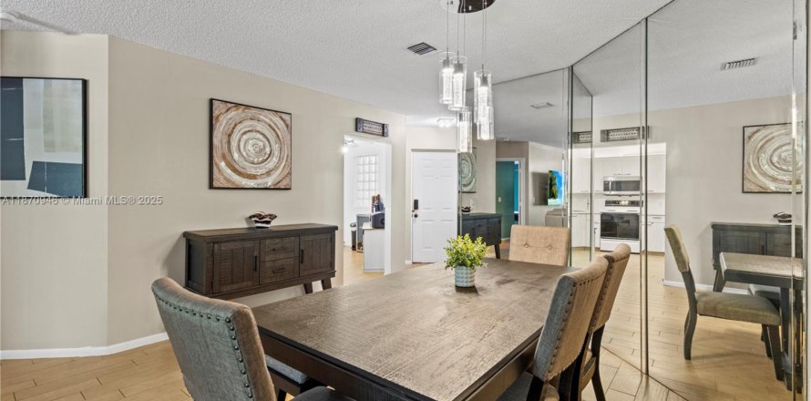 Condominio en Coconut Creek, Florida, 3 dormitorios № 1930761