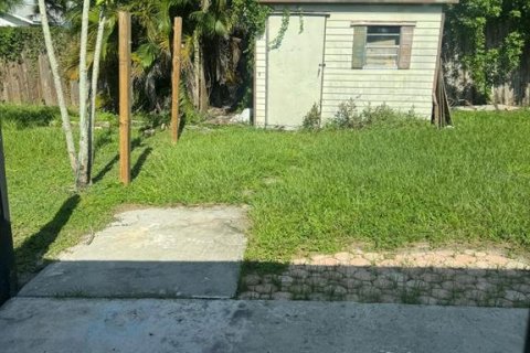 Condo in Bradenton, Florida, 2 bedrooms  № 1901892 - photo 17