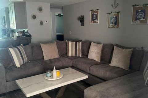 Condo in Bradenton, Florida, 2 bedrooms  № 1901892 - photo 3