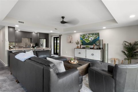 House in Crystal River, Florida 2 bedrooms, 204.38 sq.m. № 1765529 - photo 6