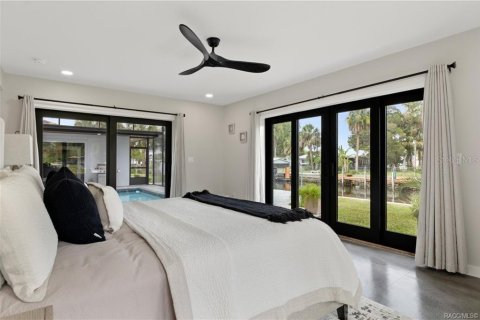 House in Crystal River, Florida 2 bedrooms, 204.38 sq.m. № 1765529 - photo 29