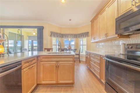 House in Lake Wales, Florida 3 bedrooms, 188.31 sq.m. № 2201728 - photo 12