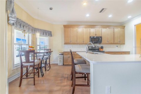 House in Lake Wales, Florida 3 bedrooms, 188.31 sq.m. № 2201728 - photo 23