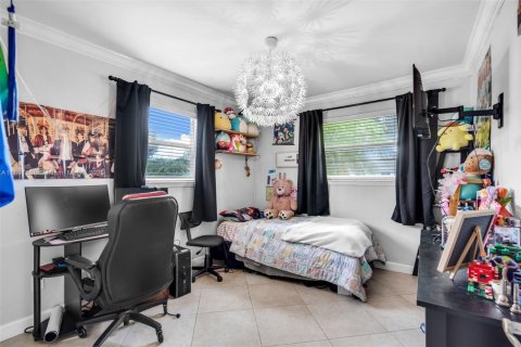 House in Miami, Florida 4 bedrooms, 168.06 sq.m. № 1946199 - photo 20