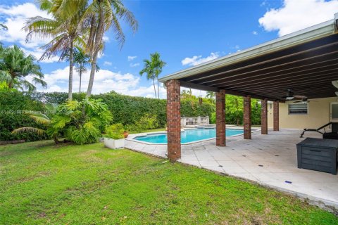 House in Miami, Florida 4 bedrooms, 168.06 sq.m. № 1946199 - photo 29
