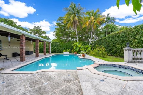 House in Miami, Florida 4 bedrooms, 168.06 sq.m. № 1946199 - photo 27