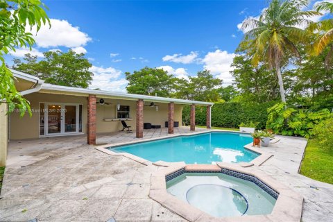 House in Miami, Florida 4 bedrooms, 168.06 sq.m. № 1946199 - photo 28