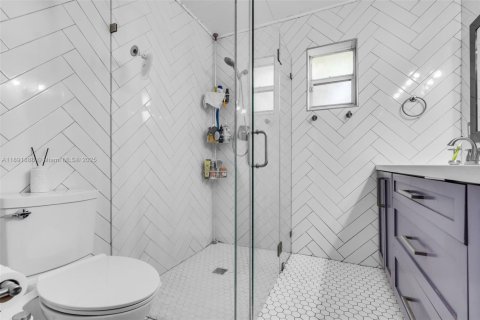 House in Miami, Florida 4 bedrooms, 168.06 sq.m. № 1946199 - photo 17